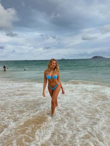 Full leaked Gabi lopes private onlyfans photo