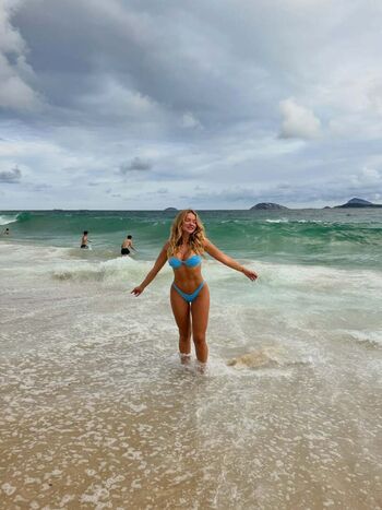 Full leaked Gabi lopes private onlyfans photo