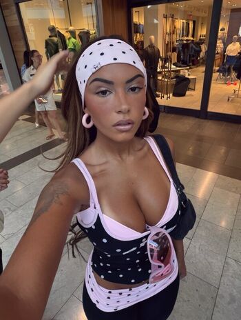 Full leaked Gabriela moura page private onlyfans photo