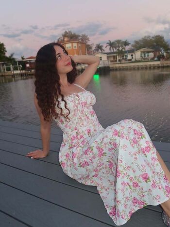 Full leaked Gal gool private onlyfans photo