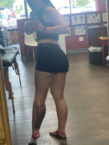 Full leaked Ghostieemuffinn private onlyfans photo