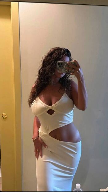 Full leaked Gillie g page private onlyfans photo