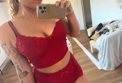 Full leaked Giollia glam private onlyfans photo