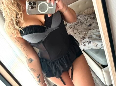 Full leaked Giollia glam private onlyfans photo