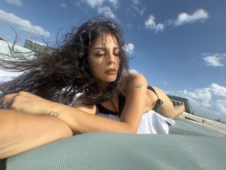 Girl Ultra