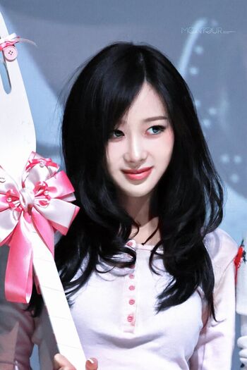 Full leaked Giselle aespa page private onlyfans photo