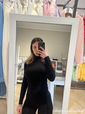 Full leaked Giulie tte page private onlyfans photo