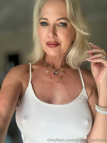 Full leaked Gltter barbie private onlyfans photo