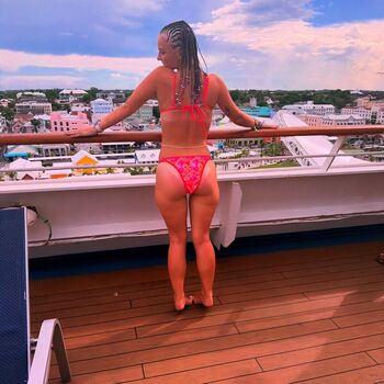 Full leaked Glttergutz private onlyfans photo