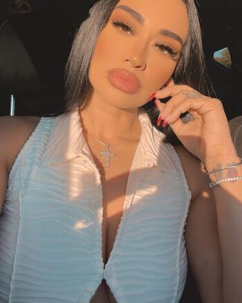 Full leaked Glamariz private onlyfans photo