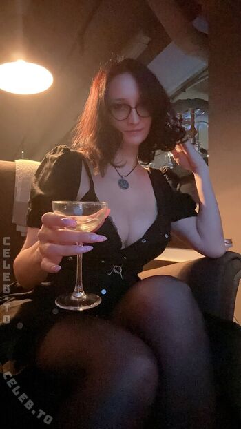 Full leaked Gliese private onlyfans photo