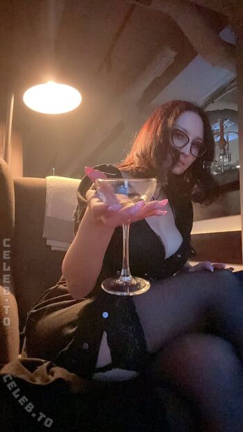 Full leaked Gliese private onlyfans photo