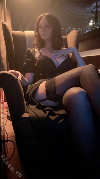 Full leaked Gliese private onlyfans photo