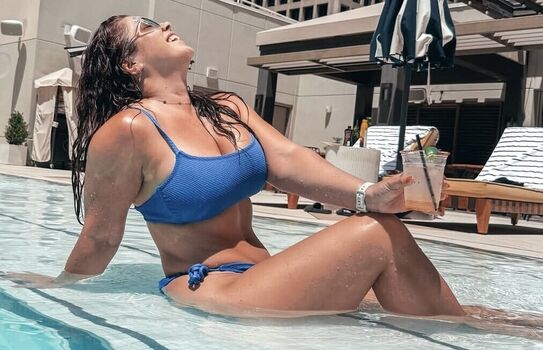 Full leaked Glitzzyjen private onlyfans photo