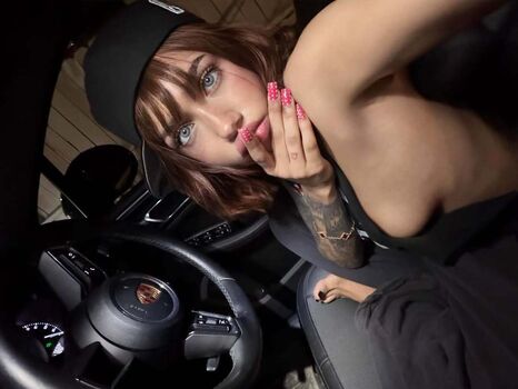 Full leaked Glockktty private onlyfans photo