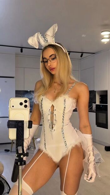 Full leaked Gloriamatvien private onlyfans photo