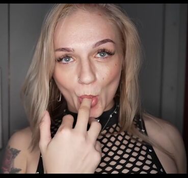 Full leaked Gloryhole swallow private onlyfans photo