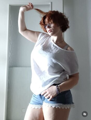 Full leaked Glossygirl private onlyfans photo