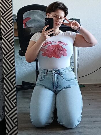 Full leaked Glossygirl private onlyfans photo