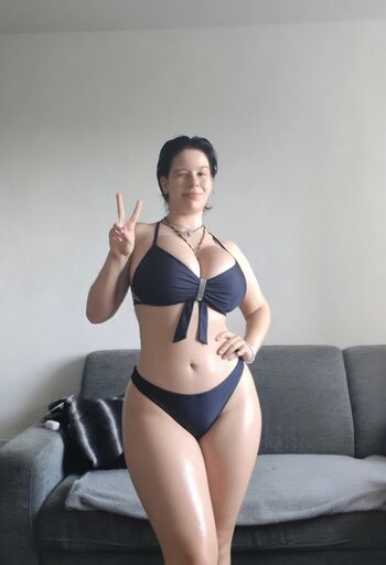 Glossygirl093