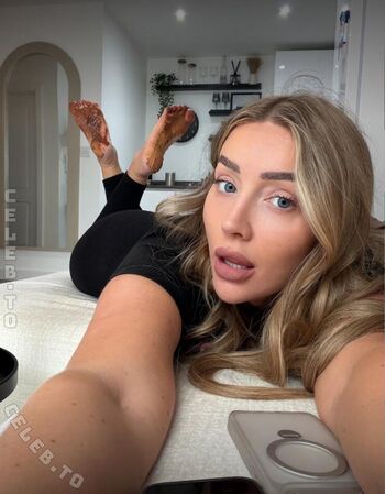 Full leaked Goddesshollyjones page private onlyfans photo