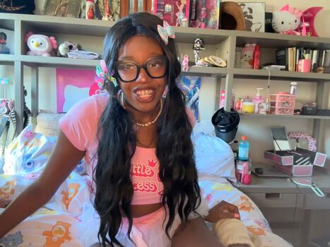 Full leaked Goldmoufprincess private onlyfans photo