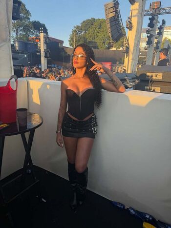 Full leaked Gostosas de mini short page private onlyfans photo