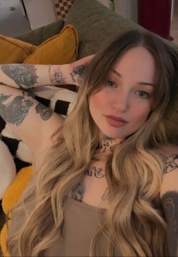 Full leaked Goth queen page private onlyfans photo