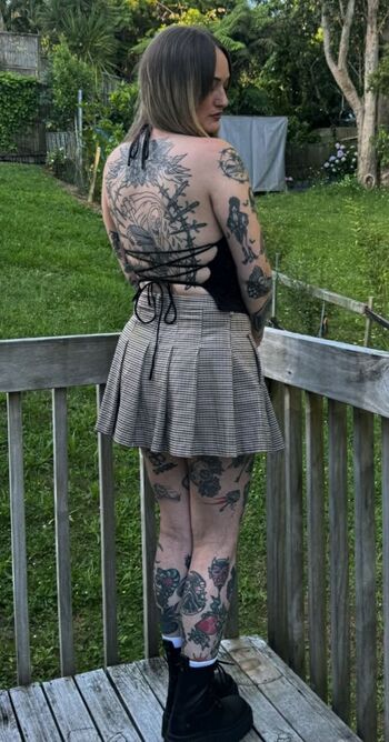 Full leaked Goth queen page private onlyfans photo