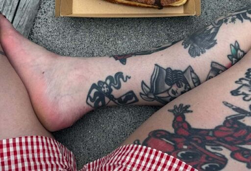 Full leaked Goth queen page private onlyfans photo