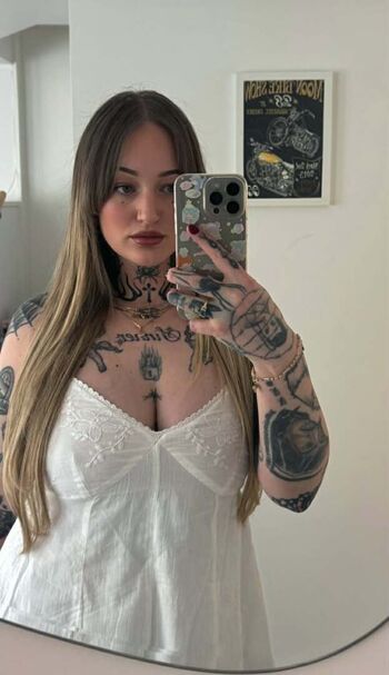 Full leaked Goth queen private onlyfans photo