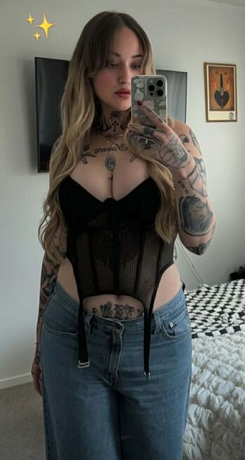 Full leaked Goth queen private onlyfans photo