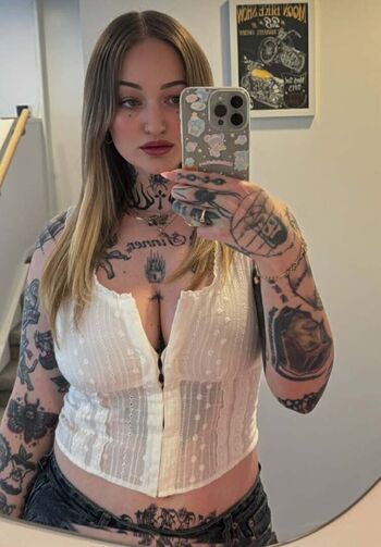 Full leaked Goth queen private onlyfans photo