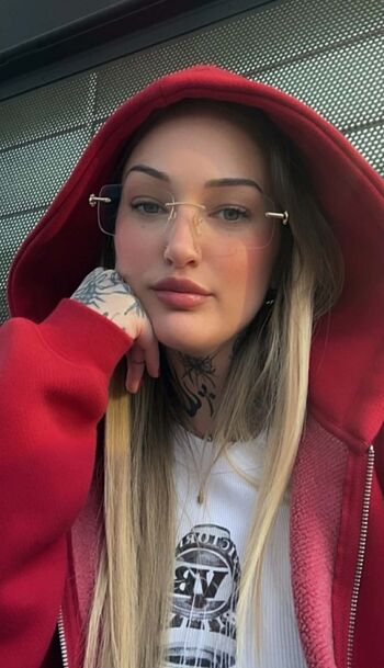 Full leaked Goth queen private onlyfans photo