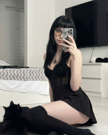 Full leaked Gothiclunaa private onlyfans photo