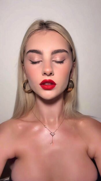 Full leaked Gracelyra private onlyfans photo