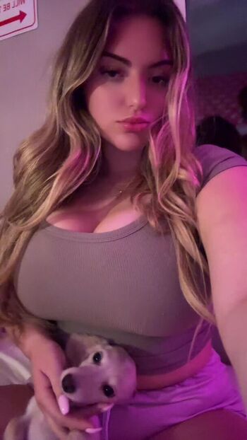 Full leaked Gracenunez page private onlyfans photo