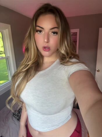 Full leaked Gracenunez page private onlyfans photo