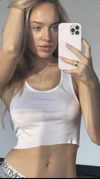 Full leaked Greta rolli page private onlyfans photo