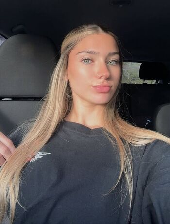 Full leaked Guiliannalynn private onlyfans photo