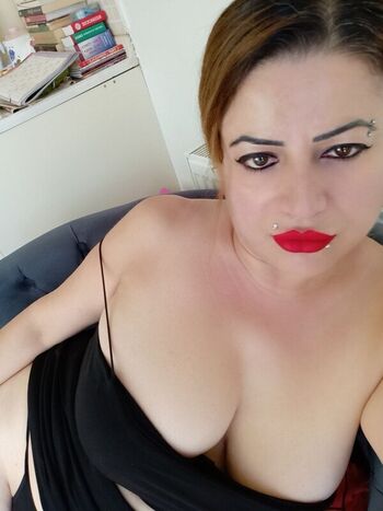 Full leaked Gulay uysal private onlyfans photo