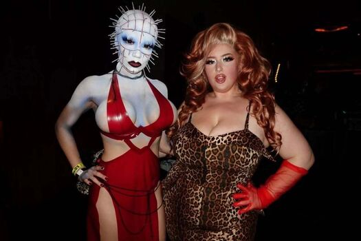 Full leaked Gwen adora private onlyfans photo