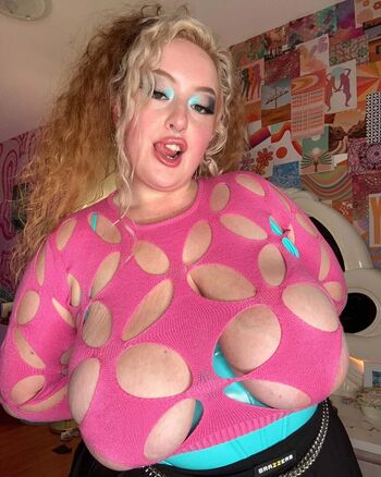 Full leaked Gwen adora private onlyfans photo