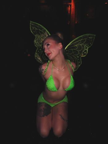 Full leaked Gwenthedancer private onlyfans photo