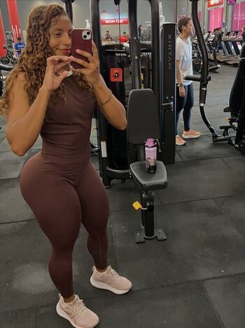 Full leaked Gym booty bubble butts  page private onlyfans photo