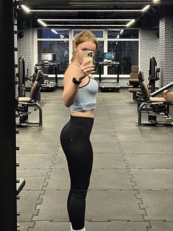 Full leaked Gym booty bubble butts private onlyfans photo