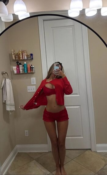 Full leaked Hadelinemope private onlyfans photo
