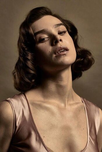 Full leaked Hailee steinfeld private onlyfans photo