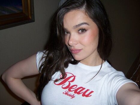 Full leaked Hailee steinfeld private onlyfans photo