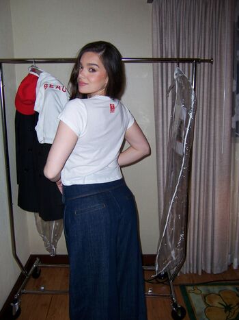 Full leaked Hailee steinfeld private onlyfans photo
